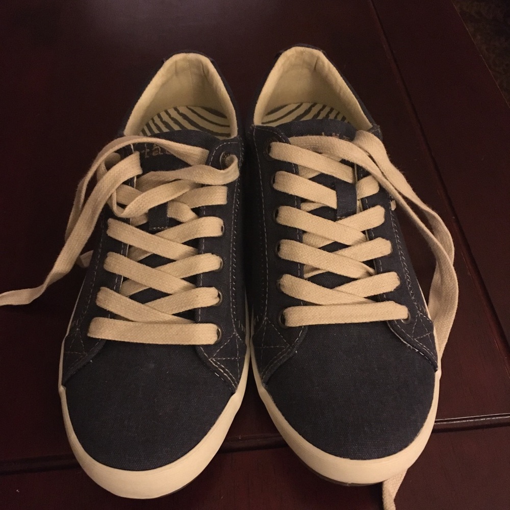 Taos low top sneakers